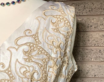 Vintage 1960s Marion Models Empire Waist Satin Bordado Encaje Vestido de novia / Rústico Boho Wedding / Retro Ivory Satin & Gold Lace Wedding Gown