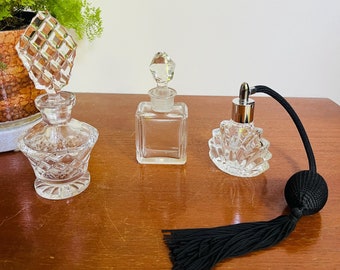 Frascos de perfume Art Déco vacíos de gran tamaño de cristal tallado antiguo/Frascos atomizadores de perfume de vidrio retro de los años 50/Frascos y atomizadores de perfume vintage