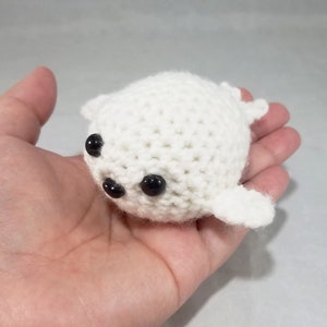 Crochet CHUBBY SEAL Keychain, Cute Amigurumi Seal, Handmade Gift