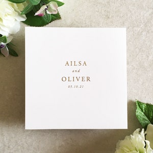 Ailsa Foil Print Concertina Hochzeitseinladung & Save the Date. Hochzeitseinladungen falten. Goldfolie Hochzeit einladen. Luxus Hochzeit.