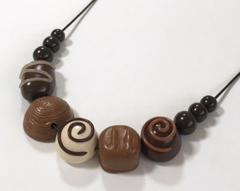 Collier de chocolat en argile polymère, bijoux alimentaires miniatures, perles en argile polymère, cadeau Chocoholic
