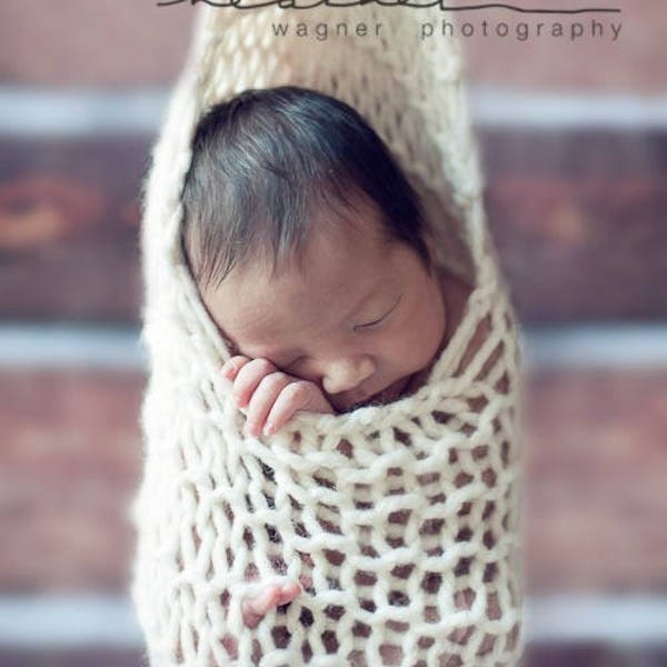 KNITTING PATTERN Hanging Cocoon // Stork Pouch, Newborn Photography Prop, PDF Instant Download