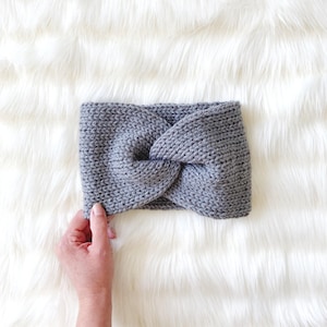 Easy Headband Knitting Pattern for Beginners Stash Buster Knitting Project Womens Earwarmer Knit Pattern Winter Accessory Gift for Friends