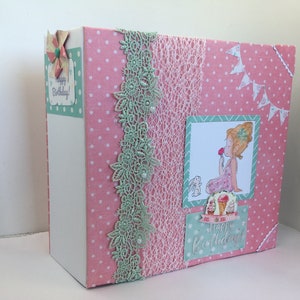 Album scrapbooking cumpleaños niña rosa y verde pálido 40 fotos
