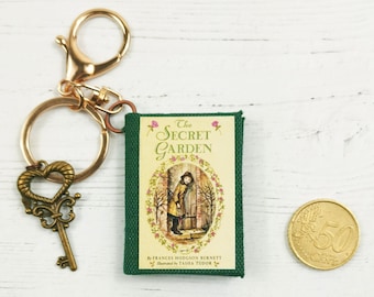 Book Keychain The Secret Garden by Frances Hodgson Burnett, Book Lover Gift, Paper Jewelry, Book Party Favors