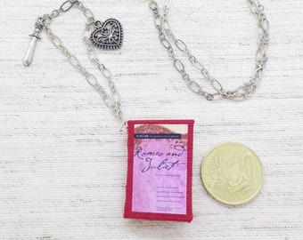 Collar de libro Romeo y Julieta de Shekespeare, collar colgante largo, joyería de papel