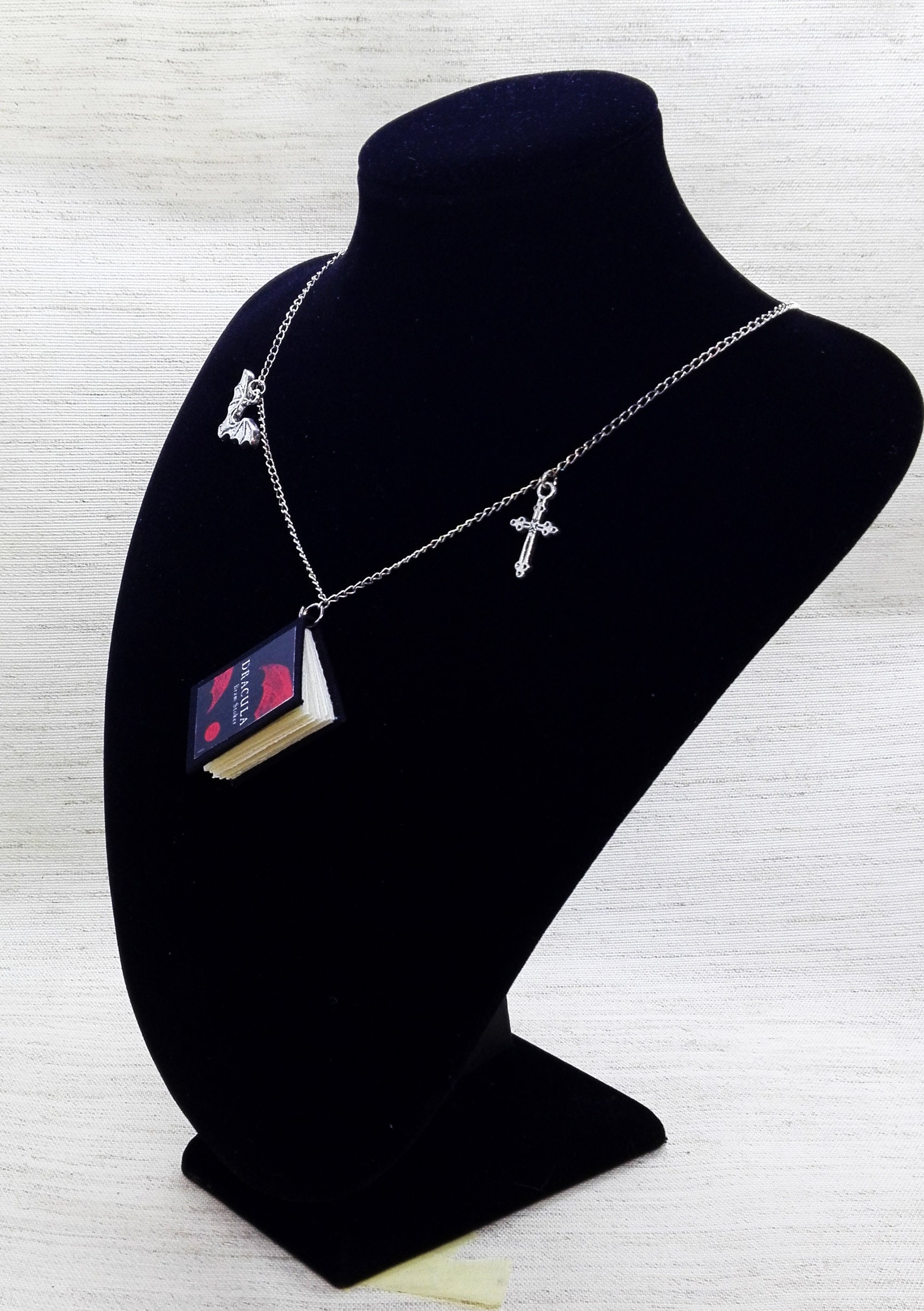 Collier Livre Personnalisable Gravé - Pendentif Avec Nom Et Date, Cadeau Romantique Pour Partenaire, Enfant, Anniversaire Ou Noël