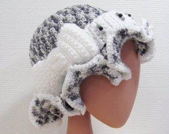 Blue and white hat with wavy edge and pretty knot for woman knitted hand crochet wool and wooden beads