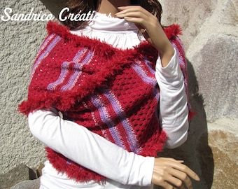 Chauffe épaules cache coeur tricoté main au crochet laine rouge et mauve