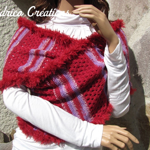 Chauffe épaules cache coeur tricoté main au crochet laine rouge et mauve