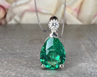Emerald Pendant Necklace, May Birthstone Necklace, Green Emerald Necklace,  14K White Gold, Pear Cut, Dainty Necklace, Gift For Her, #6692