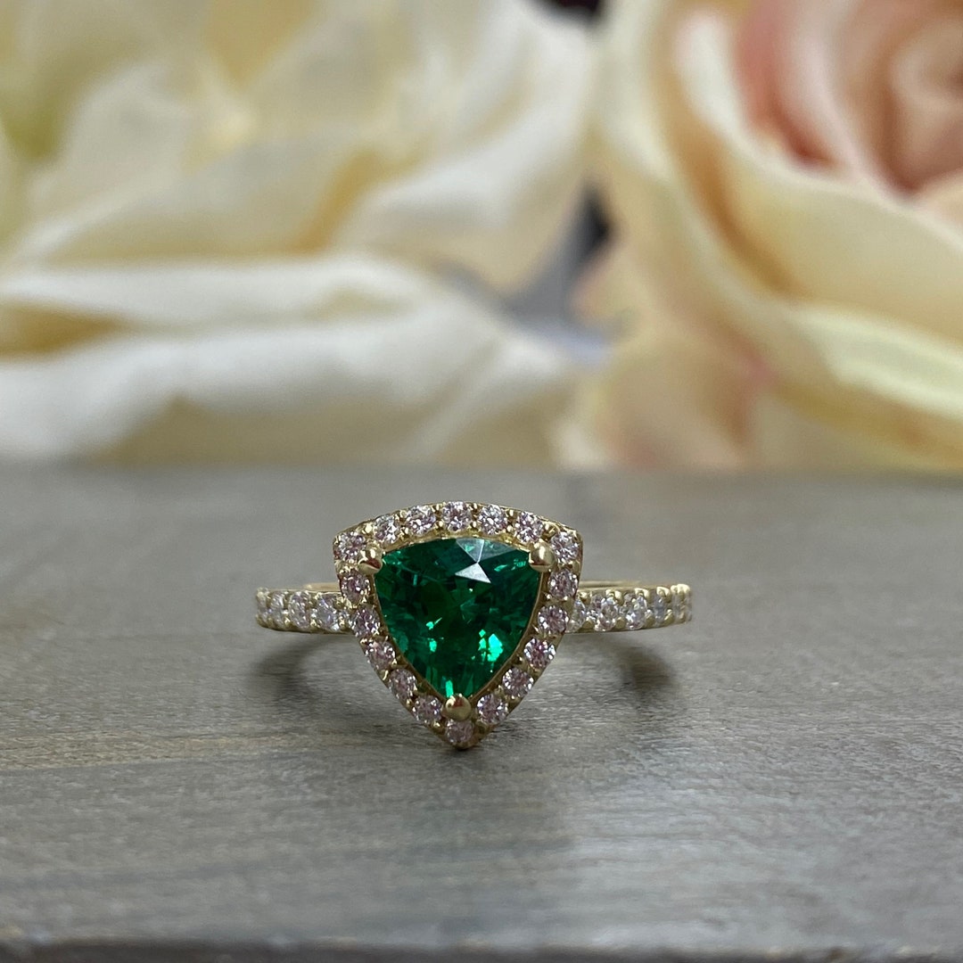 Triangle Gemstone Ring Setting, Trillion Cut Emerald Engagement Ring