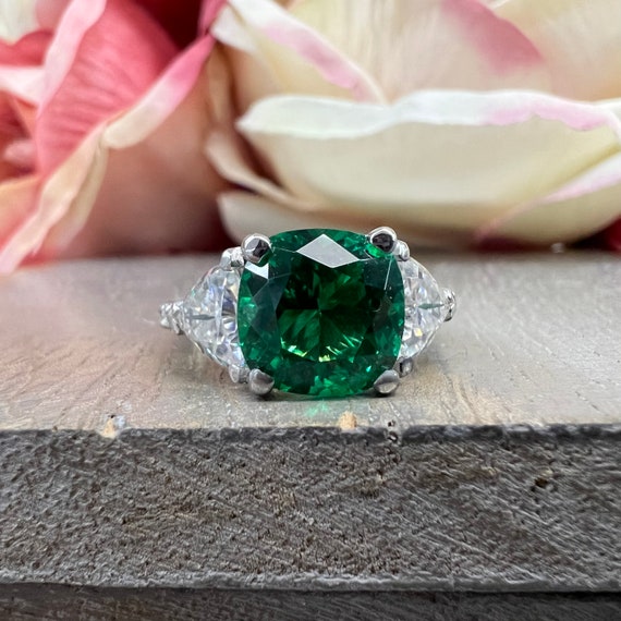 Cushion Cut Green Emerald Engagement Ring Three Stone Ring - Etsy
