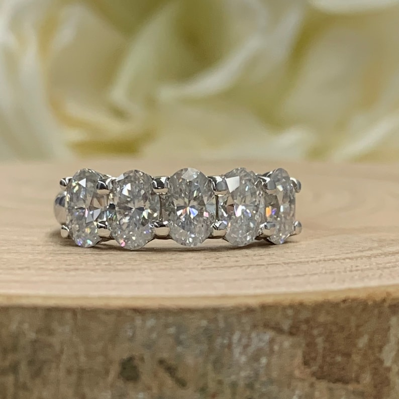 2.50ctw Moissanite Anniversary Band, Oval 5 Stone Band, Oval Moissanite Wedding Band, Everyday Ring, 14k Gold Wedding Ring,#4801 afbeelding 4