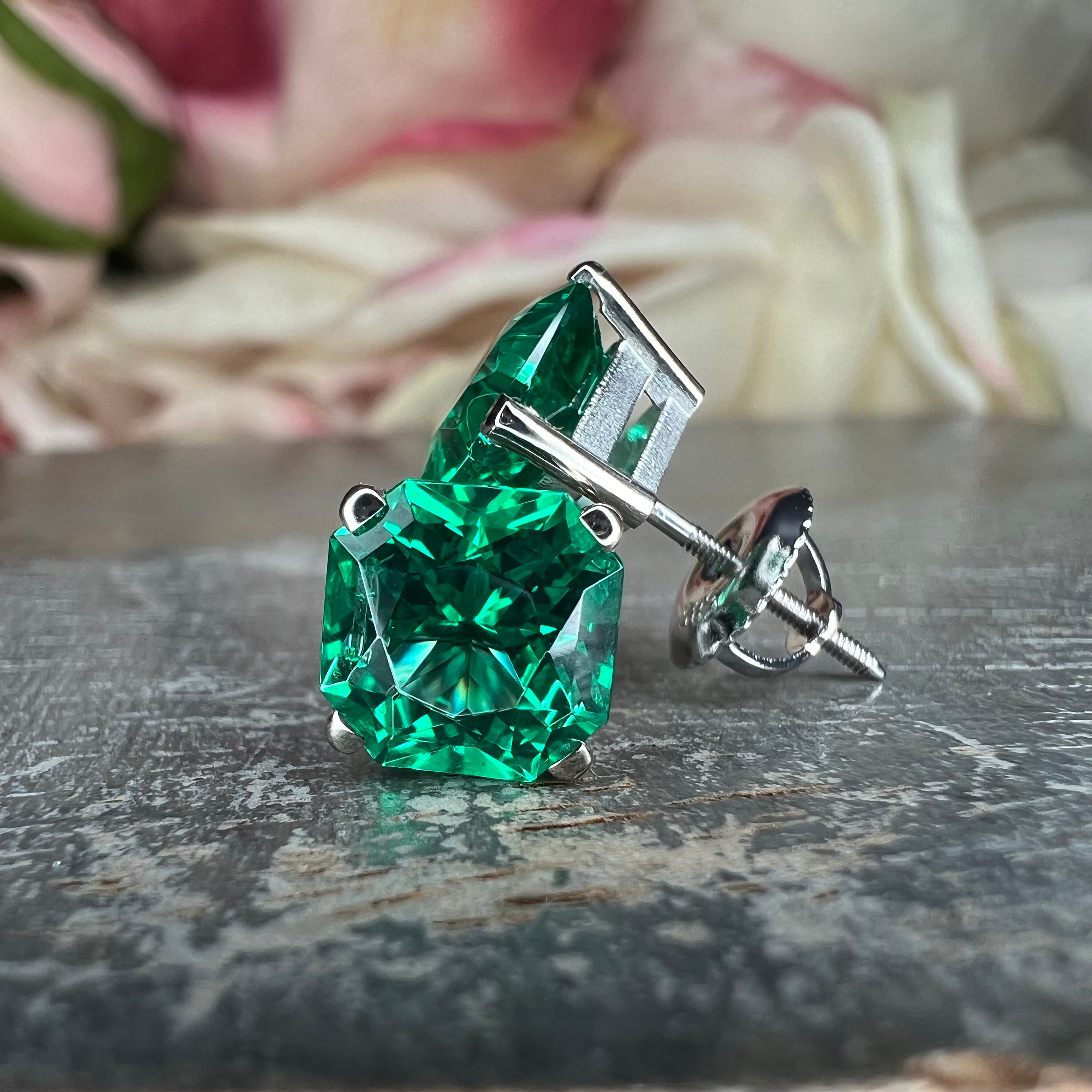 Radiant Cut Stud Earring 14k Yellow Gold Green Emerald Stud