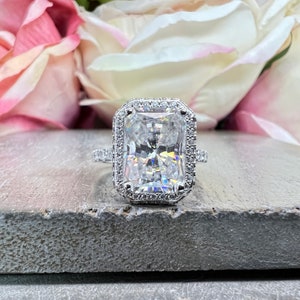 Moissanite Radiant Cut Engagement Ring in 14k White Gold, Halo Radiant Cut Bridal Ring  Radiant Engagement Ring Moissanite Radiant Cut #7452