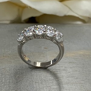 2.50ctw Moissanite Anniversary Band, Oval 5 Stone Band, Oval Moissanite Wedding Band, Everyday Ring, 14k Gold Wedding Ring,#4801 afbeelding 5