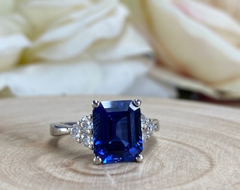 Anillo de compromiso con corte esmeralda / Anillo de bodas con zafiro azul / Anillo de zafiro y moissanita / Oro blanco de 14 k / N.° 6312