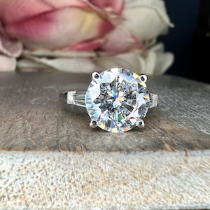 Round Cut Engagement Ring, Round Moissanite Ring Baguette Accents, 14k Gold, Round Moissanite Engagement Ring, Classic Engagement Ring #7049