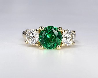 Anillo de compromiso de tres piedras con esmeralda redonda y moissanita, anillo de boda de tres piedras con esmeralda y moissanita, anillo de oro de 14 k con piedra de nacimiento de mayo n.° 5539