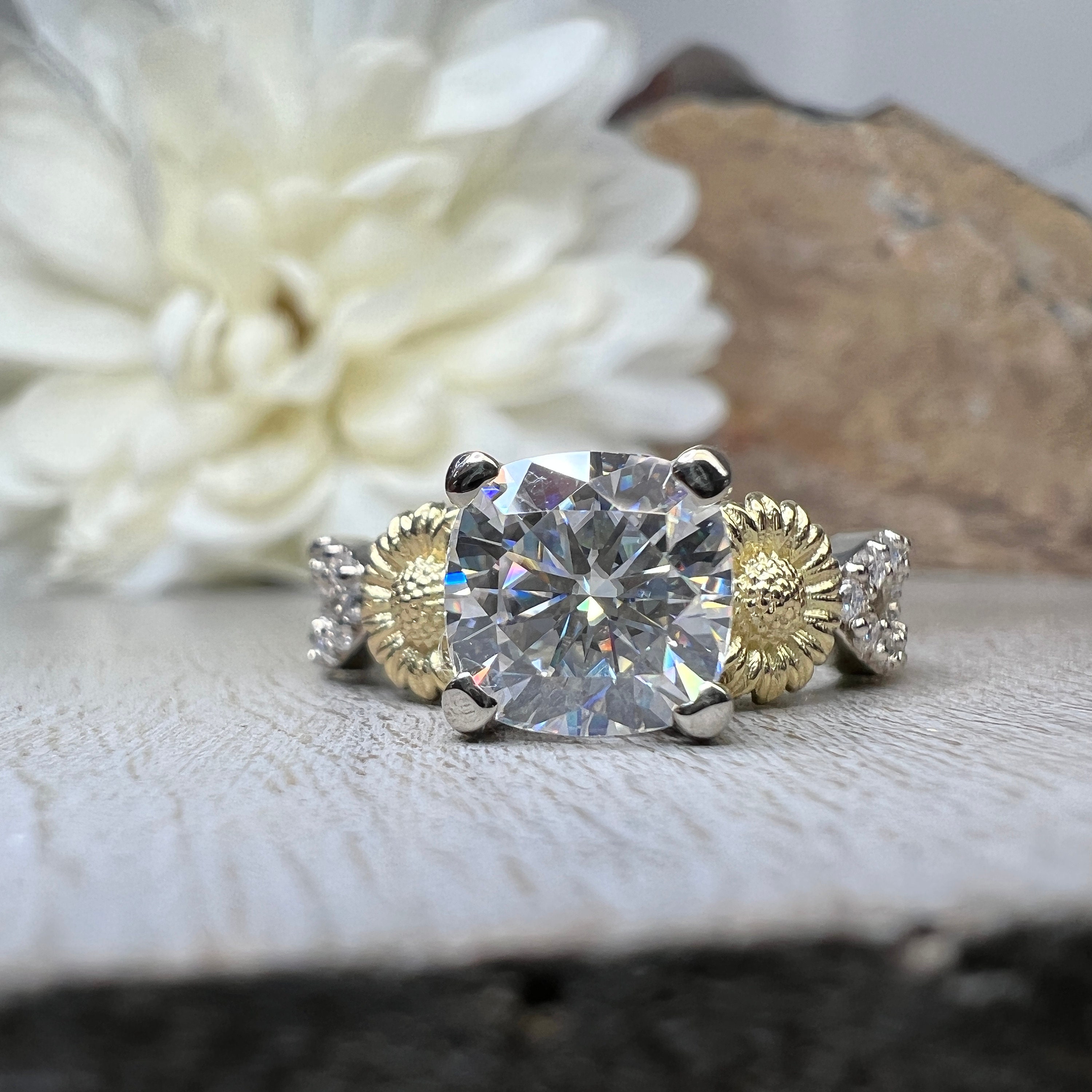 moissanite sunflower ring * 11号 Sunflower Ring Moissanite Engagement Ring White and Yellow