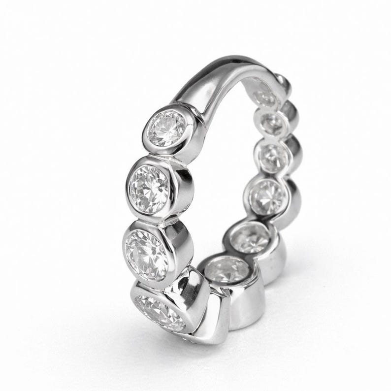 Anillo de media eternidad con diamantes cultivados en laboratorio engastados en bisel, oro macizo de 14k, anillo de boda de uso diario con engaste en bisel #8923 imagen 4