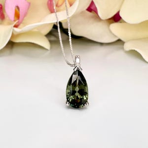 14K Gold Olive Green Sapphire Necklace , Olive Green Sapphire Pendant , Teardrop Necklace Birthstone Necklace , Pear Shaped Sapphire , #8513