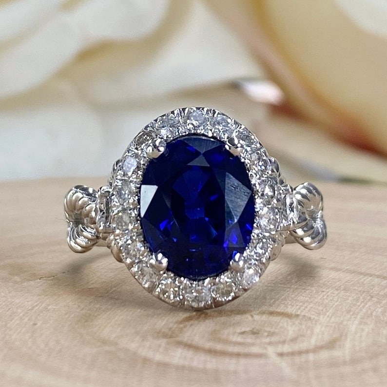 Oval Engagement Ring / Blue Sapphire Ring / Diamond Halo Ring - Etsy