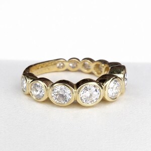 Anillo de media eternidad con diamantes cultivados en laboratorio engastados en bisel, oro macizo de 14k, anillo de boda de uso diario con engaste en bisel #8923 14K Yellow Gold