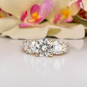 2.5 Carat IGI CERTIFIED EF color VS1 Clarity Round Cut Lab Grown Diamond Solitaire Engagement Ring 14k White Gold Pave Popular Trendy Ring