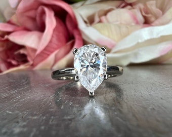 White Gold Pear Shaped Engagement Ring, Pear Cut Ring, Pear Solitaire Ring Moissanite Pear Ring Dainty Pear Cut Ring Pear Wedding Ring #7451
