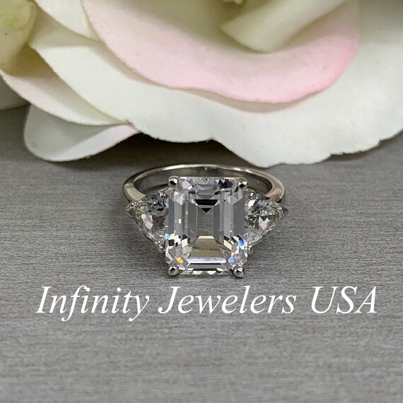 Featured image of post Simple Way to Emerald Cut Engagement Rings With Side Stones