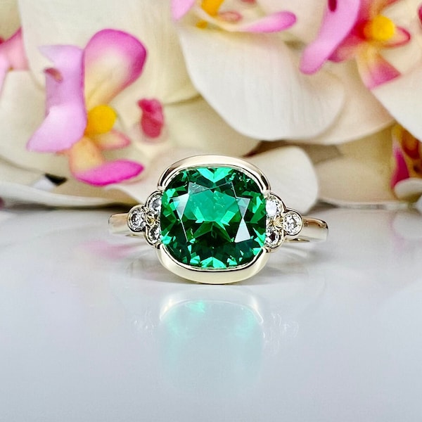 Cushion Cut Emerald Ring, Moissanite And Emerald Ring, May Birthstone Ring, Bezel Set Ring, 14K Yellow Gold Unique Green Emerald Ring, #6902