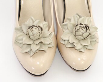 Genuine LEATHER SHOE CLIPS flowers, ivory beige floral shoe decoration, wedding bridal shoe jewelry | Handmade shoe jewellery, Ukranie