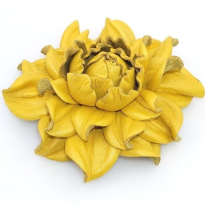 Broche de flor de cuero amarillo limón: broche de rosa hecho a mano, 7,6 cm