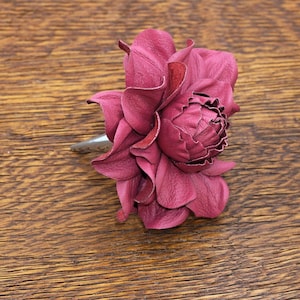 Best Gift Ever for Wine Lover! Flower Wine Bottle Stopper w/Leather Raspberry  Rose, Designed Stopper Wedding Favor, Metal Wine Cork Topper