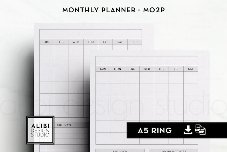 Op de afbeelding: Twee witte A5 maandplanner pagina's met een raster voor elke dag van de week. De tekst "MONTHLY PLANNER - MO2P" staat bovenaan. De tekst "A5 RING" staat rechtsonder. Het Alibi Design Studio logo staat linksonder.