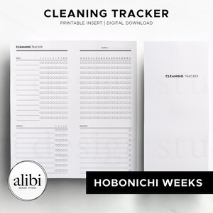 Op de afbeelding: Een witte, printbare schoonmaaktracker-inzet voor een Hobonichi Weeks planner. De lay-out bevat secties voor dagelijkse, wekelijkse en maandelijkse taken met selectievakjes en lijnen. De tekst luidt CLEANING TRACKER, PRINTABLE INSERT.