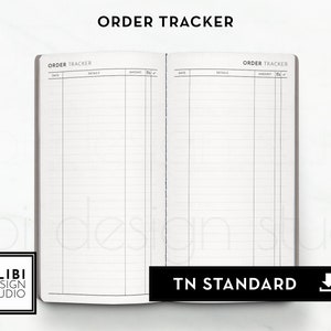 Puede incluir: Un cuaderno de seguimiento de pedidos en blanco y negro con el texto "ORDER TRACKER" en la parte superior de cada página. El cuaderno está abierto en dos páginas en blanco con papel rayado.