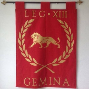 Hand Painted Roman Banner – Legion XIII Gemina – Golden Lion – Full Lining – Pole Not Included