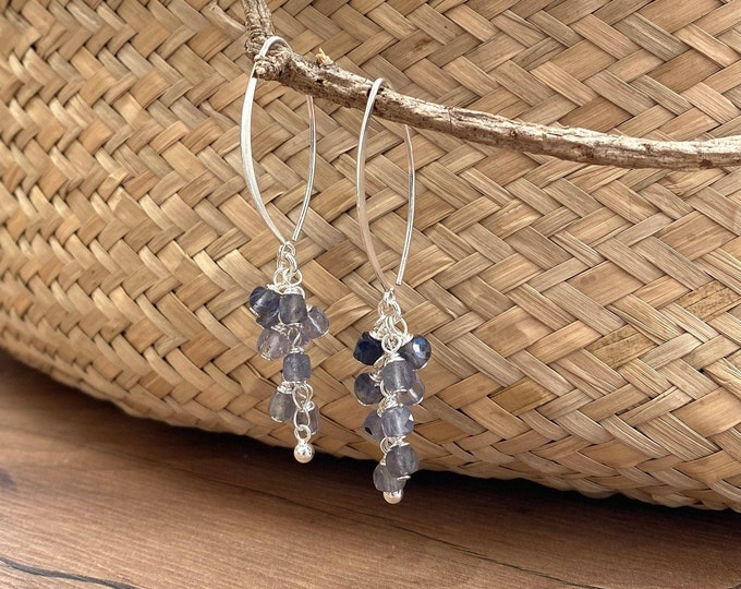 Earrings made of iolite and silver sterling (925), hanging earrings in navette shape with blue iolite cubes wrapped on silver