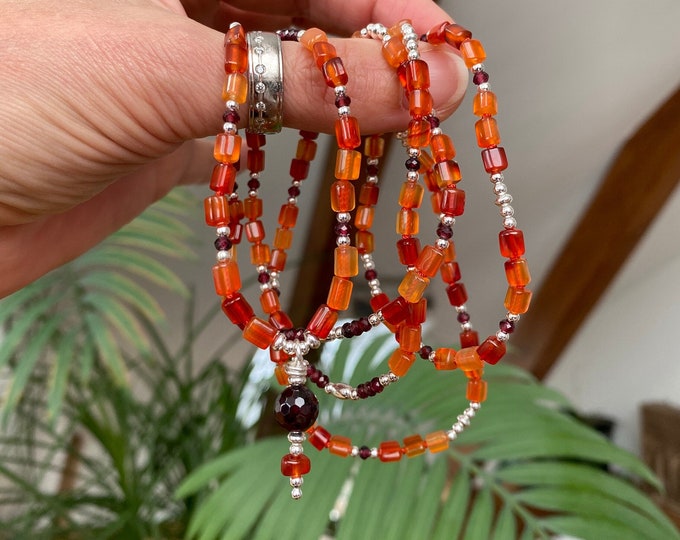 Mala made of natural carnelian, decorated with garnet and silver, garnet end bead, prayer beads, necklace in orange and red