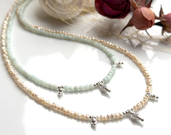 Short necklace made of freshwater pearls or amazonite with silver, minimalist choker with small charm pendants