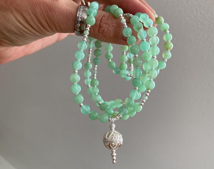 Noble mala made of chrysoprase, decorated with silver, end bead with ornaments in silver, mala "Healing of the Heart", yoga jewelry