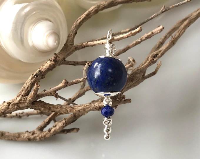 Pendant made of lapis lazuli and silver (925), small gift made of healing stones, yoga jewelry, jewelry with chakra crystals, third eye