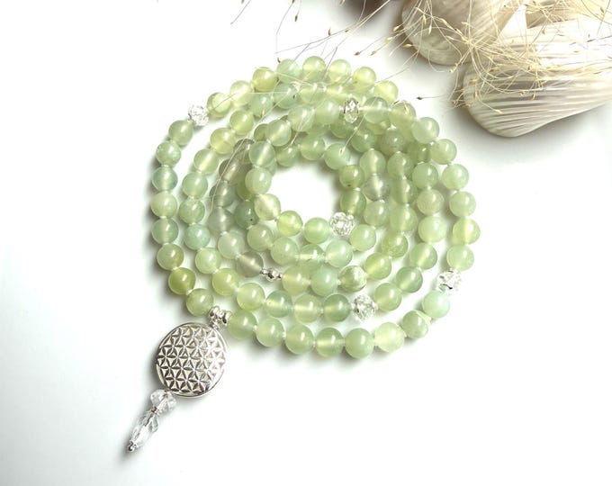 Mala necklace made of 8 mm serpentine and rock crystal, decorated with silver, guru bead pendant with the Flower of Life design, prayer beads with 108 beads