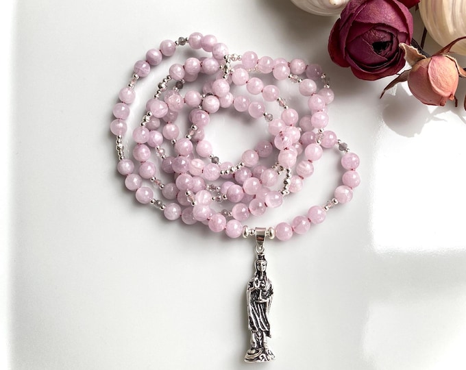 Mala necklace made of kunzite, decorated with silver, noble prayer chain "empathy and spirituality, Kwan Yin", yoga jewelry