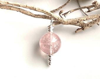 Pendant made of rose quartz A and silver, simple and timeless, small gift made of healing stones, yoga jewelry, jewelry with chakra crystals