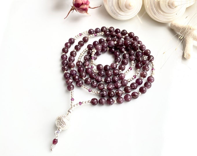 Mala in lepidolite, decorated with silver and purple garnet, final pearl in hilltribe silver