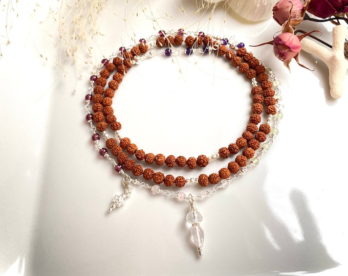 Zyklus - Mala aus Rudraksha, Amethyst, Rosenquarz, Prehnit, Granat und Silber Sterling, Göttinnen - Mala, Gebetskette, Geschenk für Frauen
